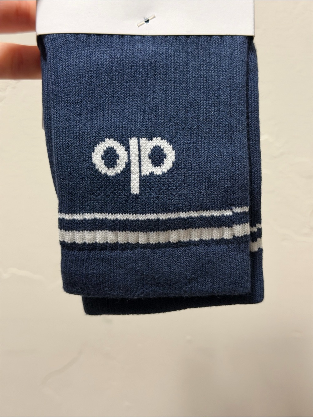 ALO Socks - Picture 2 of 4